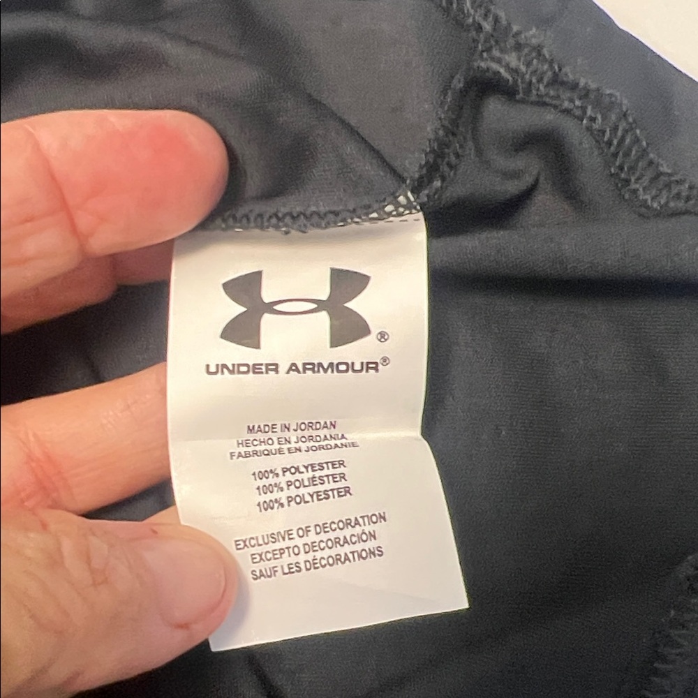 Boy's Under Armour quarter zip Pullover shirt - Picture 8 of 10